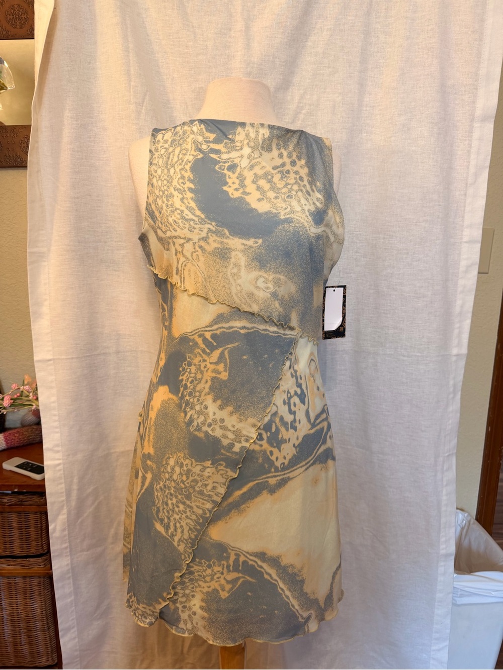 Vans Sleeveless Mini Dress in Gray and Cream Abstract Print